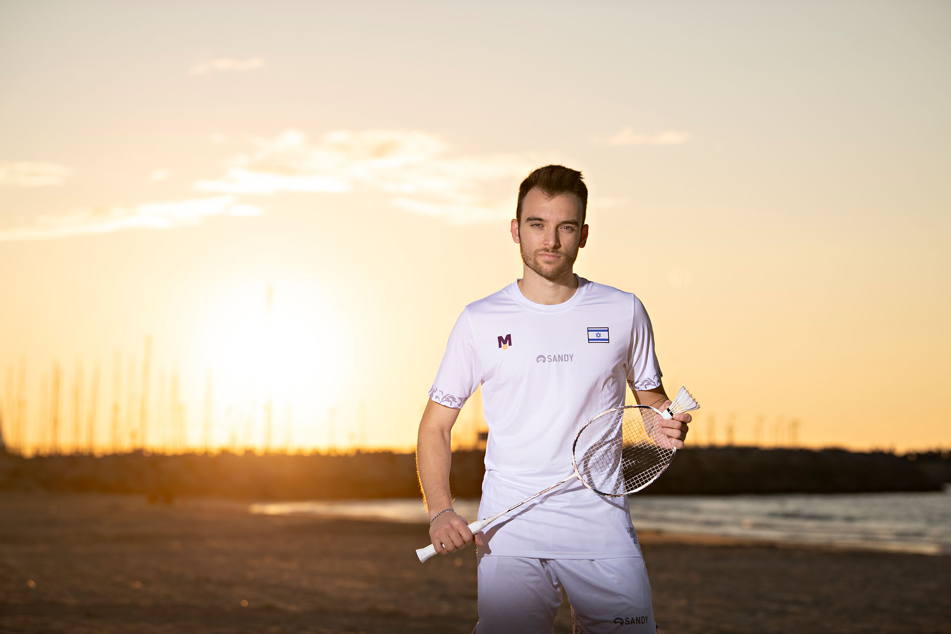 צילומי תדמית לשחקן על רקע שקיעה של שמש וחוף צילומי תדמית לשחקן על רקע שקיעה של שמש וחוף